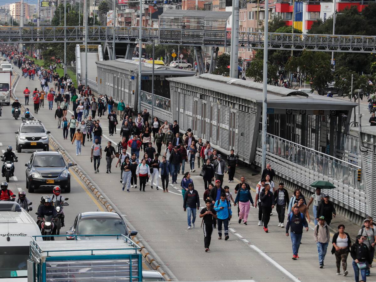 Al Oído: Un paro inútil en el que solo marcharon ciudadanos afectados por bloqueos