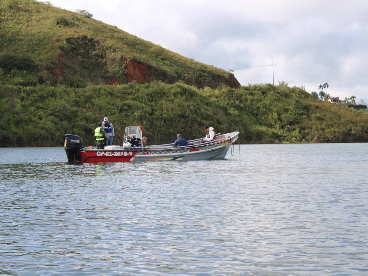 Hallan cuerpo de empresario que cayó al Lago Calima tras volcamiento de lancha