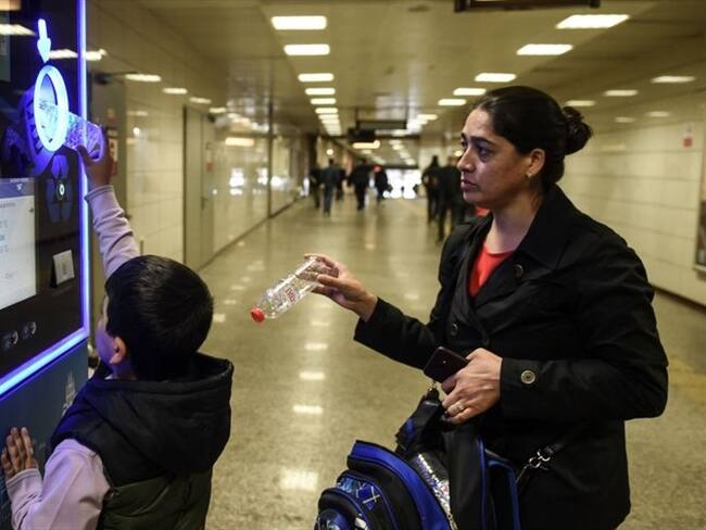 Desde que implementó la estrategia se han recolectado 24.050 botellas de plástico un gran avance en el cuidado del medio ambiente. . Foto: Getty Images