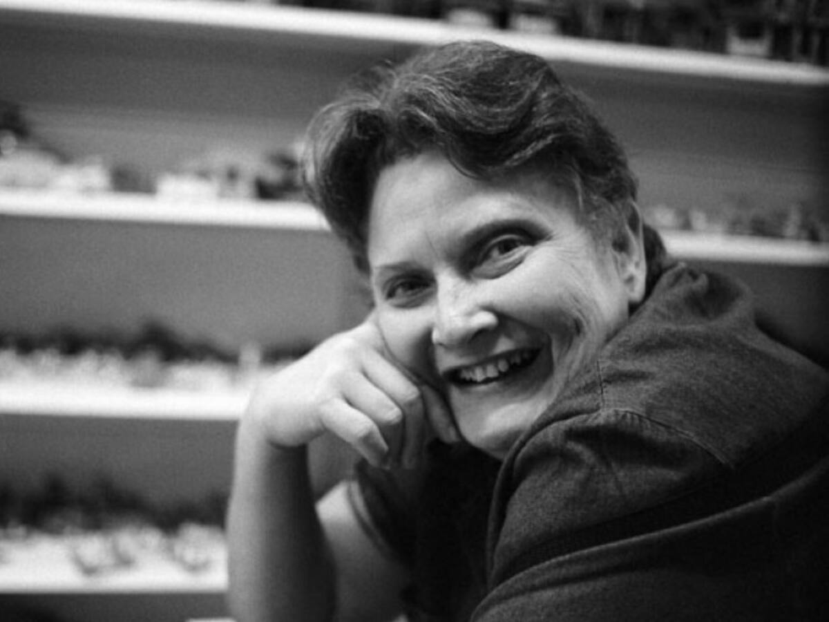 Escritora colombiana Carmiña Navia gana premio internacional de literatura Virginia Woolf