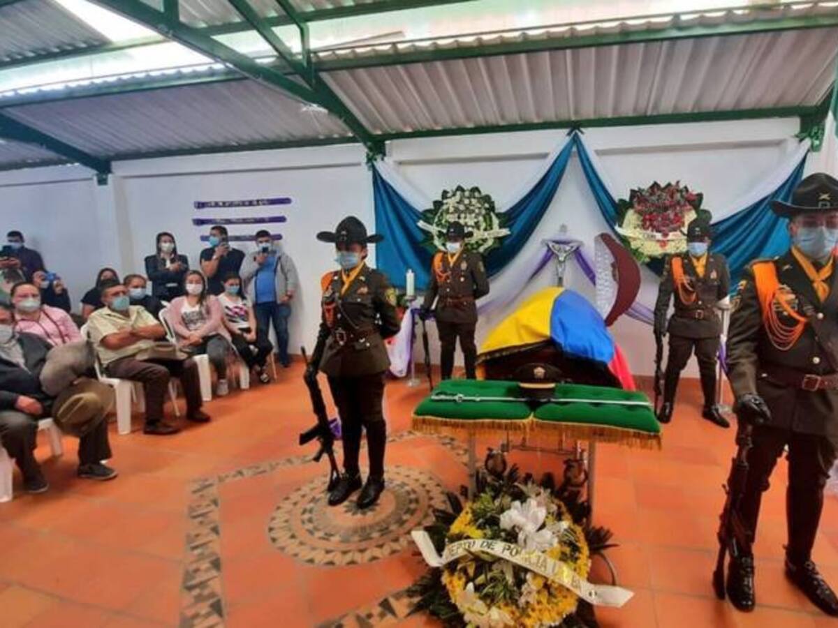 Como héroe fue recibido en Boyacá policía que murió en operación contra "Otoniel"