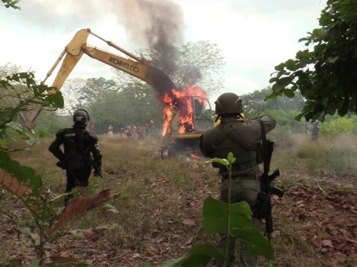 Comunidad de Norosí se enfrenta a la fuerza pública en operativo contra minería ilegal