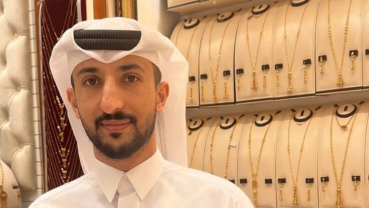 Los hombres en Qatar tienen prohibido usar el oro como joya, ¿por qué?
