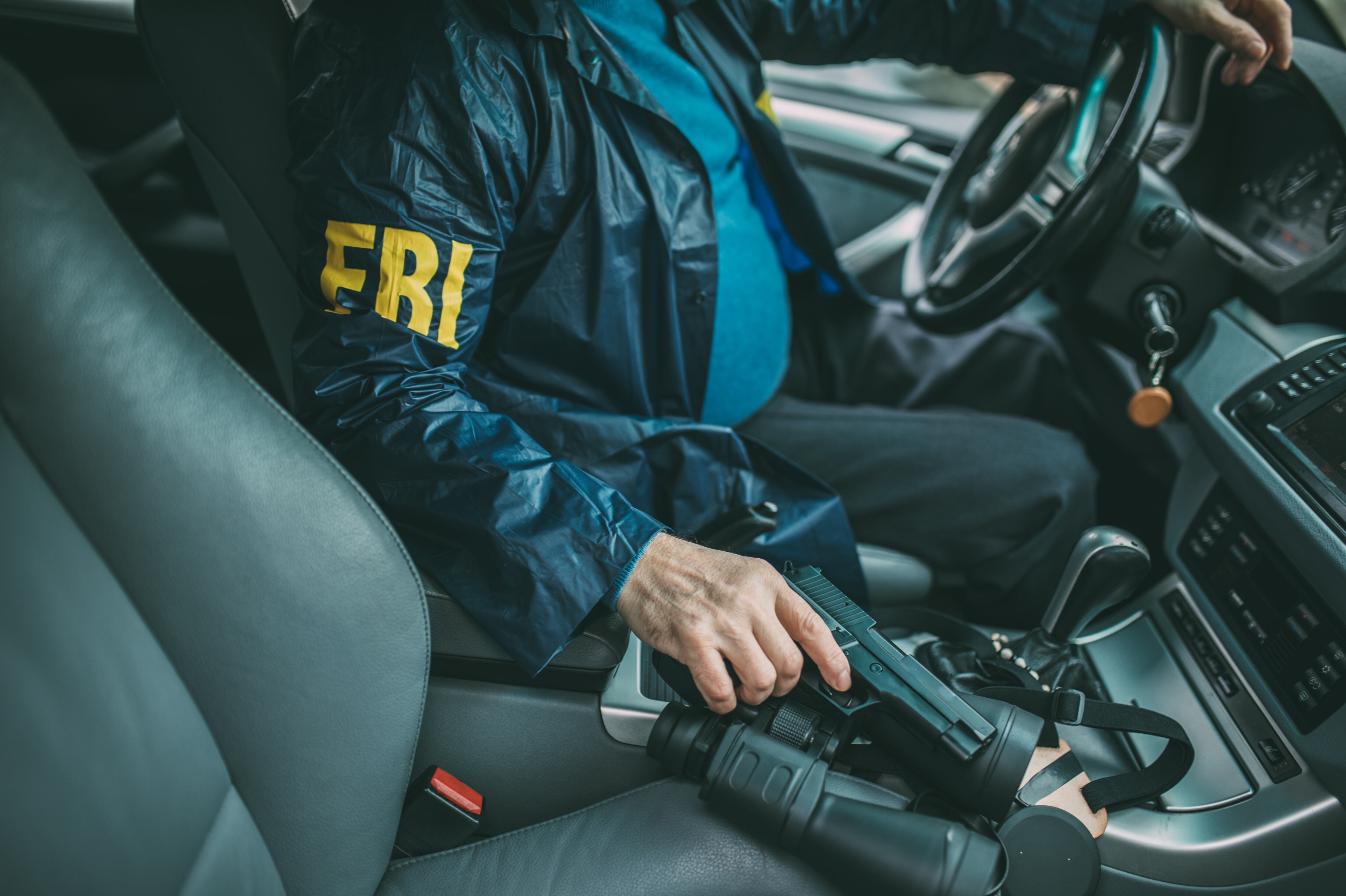 Imagen referencia de una agente del FBI