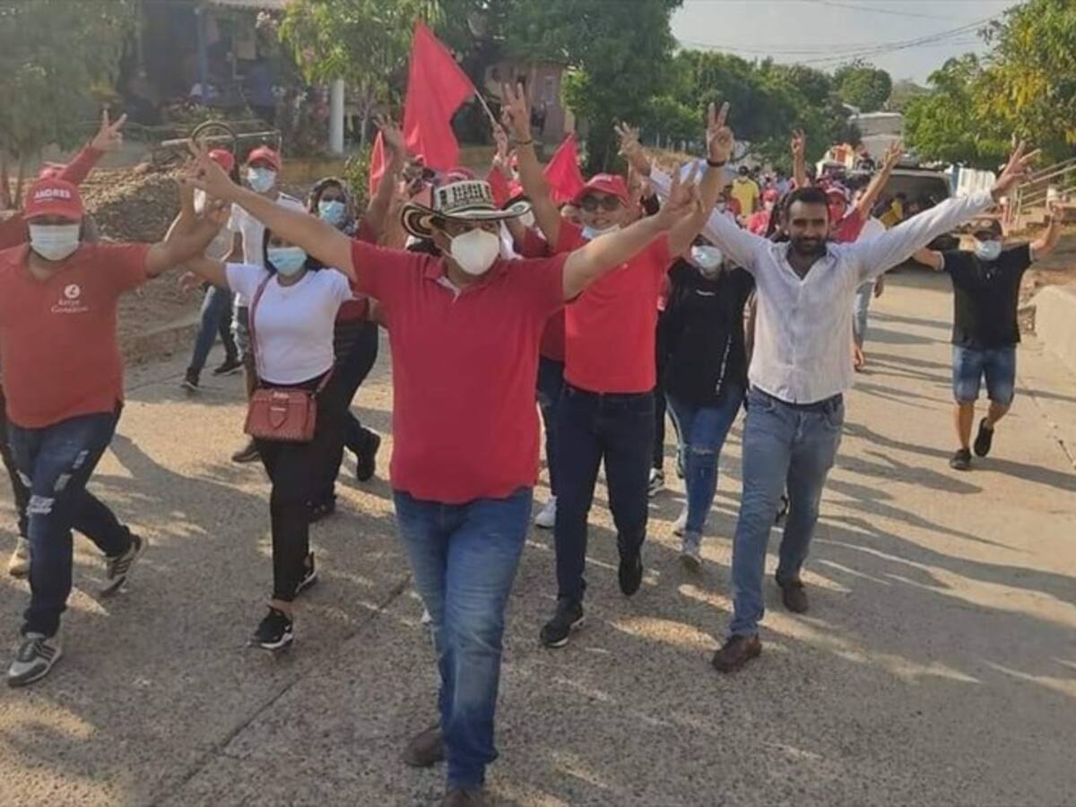 Sancionan a políticos que se olvidaron del COVID-19 y hacían campaña en el Magdalena