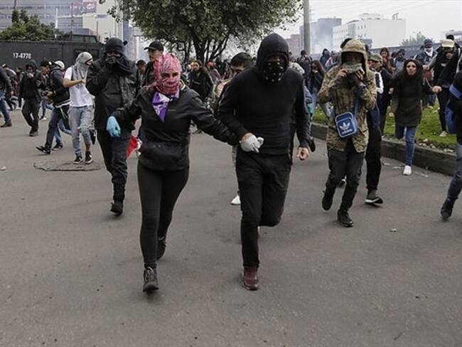 Disturbios entre estudiantes y fuerza pública durante las marchas. Foto: Colprensa