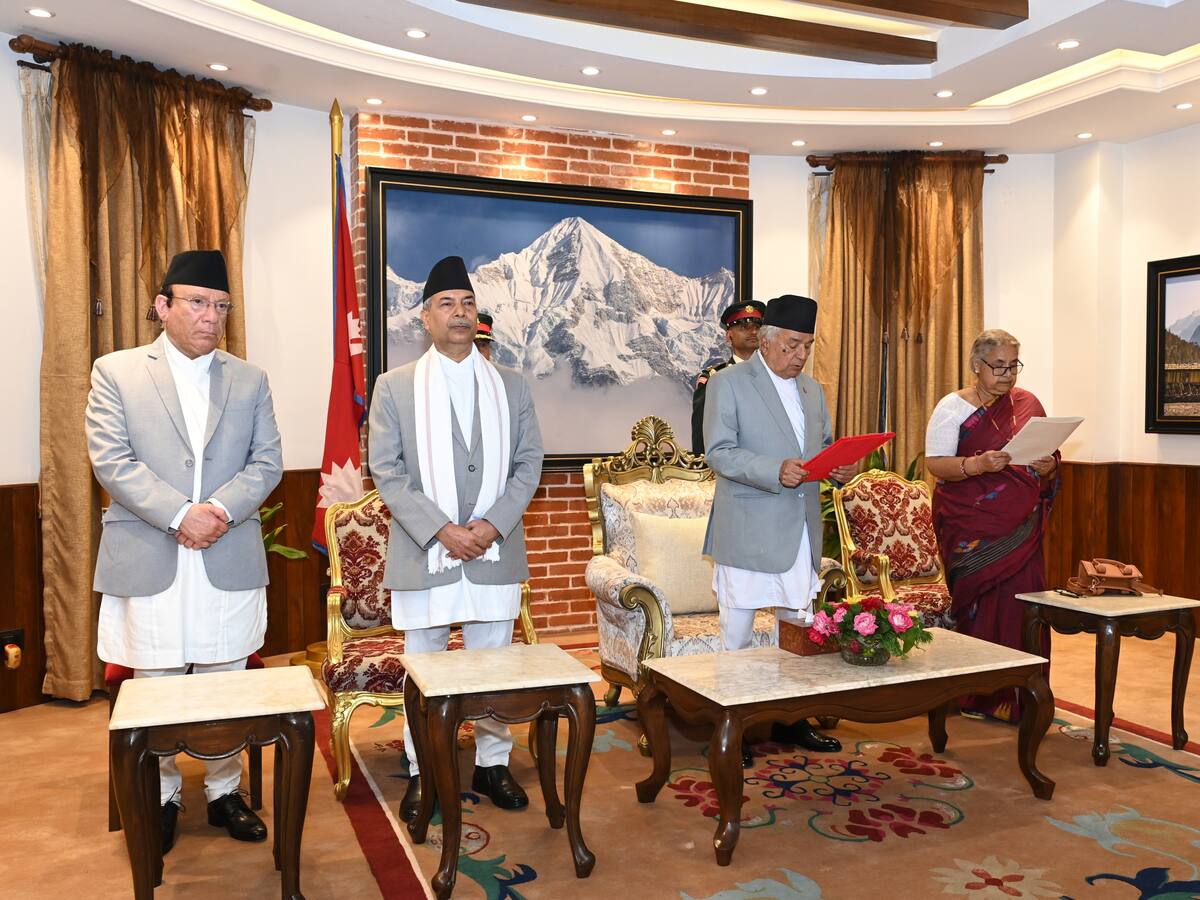Nepal puso fin al vacío de poder con una histórica jura de su nueva primera ministra