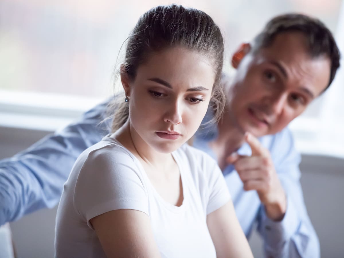 ¿Qué es ‘gaslighting’? Experto explicó esta forma de manipulación y las señales de abuso emocional