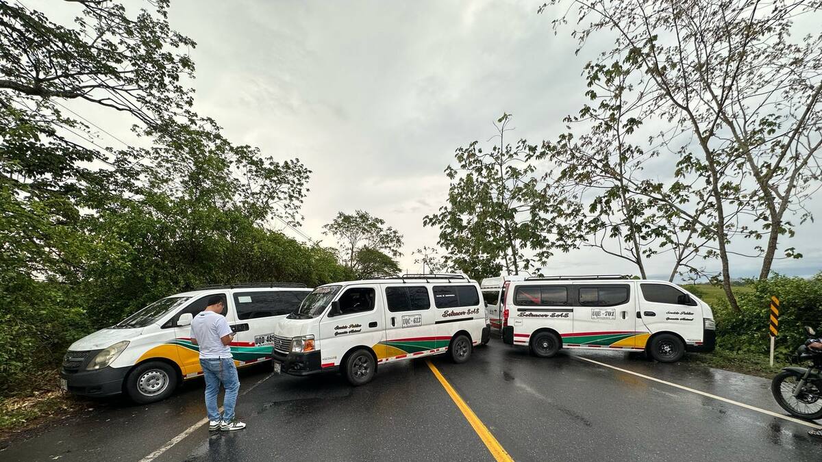 Transportadores intermunicipales bloquean vías de acceso a la ciudad de Montería