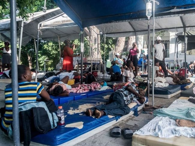 La gente duerme en las calles porque no tiene nada: residente chilena en Haití