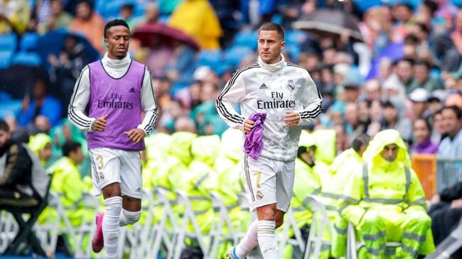 Hazard presentó el dolor a cuatro días de recibir al Manchester City en la ida de los octavos de final de la Liga de Campeones y a una semana del Clásico. Foto: Getty Images