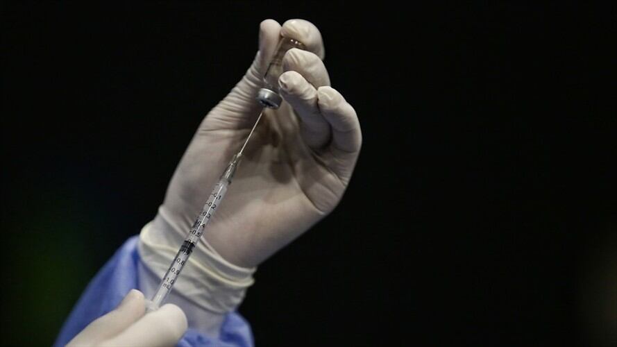 Diez millones de personas vacunas contra el COVID-19. Foto: Getty Images