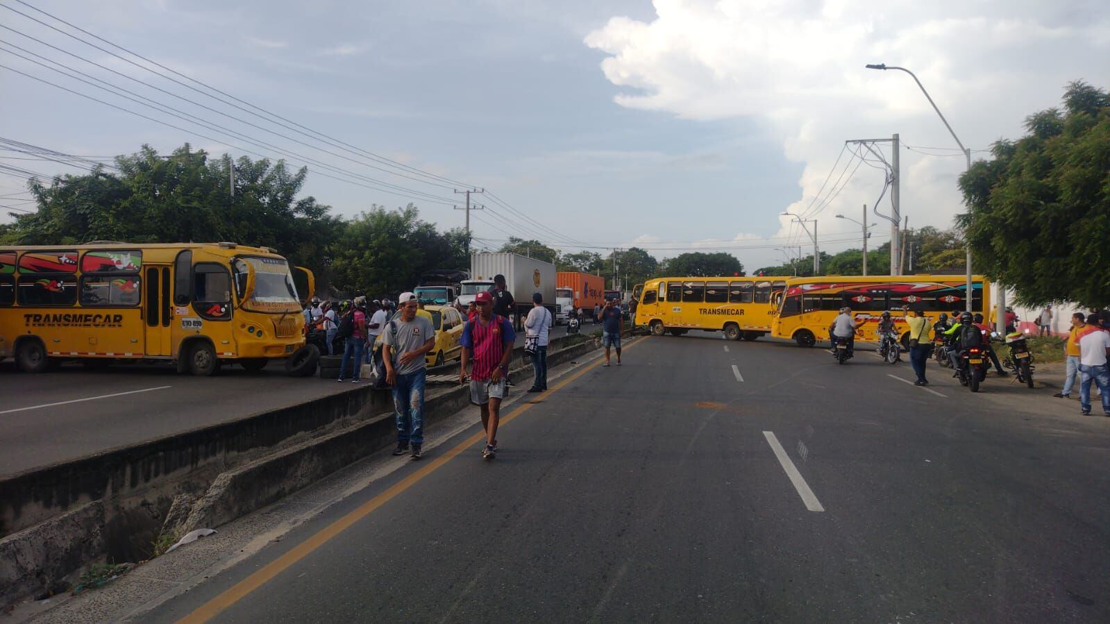 Los bloqueos se realizan por los crímenes registrados contra conductores de buses. Foto: Cortesía, Transmecar.