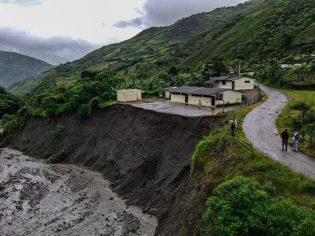Se coordinan acciones para reubicar la sede educativa. Crédito: Alcaldía de Almaguer.