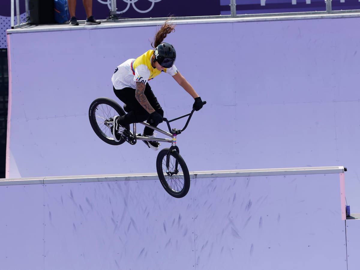 ¡Gracias Saray Villegas! La colombiana ganó diploma olímpico en BMX Freestyle de JJ. OO.