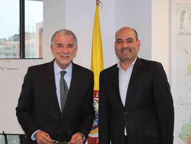 Director de COrmagdalena en compañía del gobernador Verano de la Rosa. Foto: @Cormagdalena/ Twitter