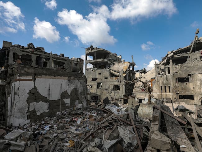 Daños en Gaza provocados por los bombardeos israelíes . Foto: EFE/EPA/MOHAMMED SABER