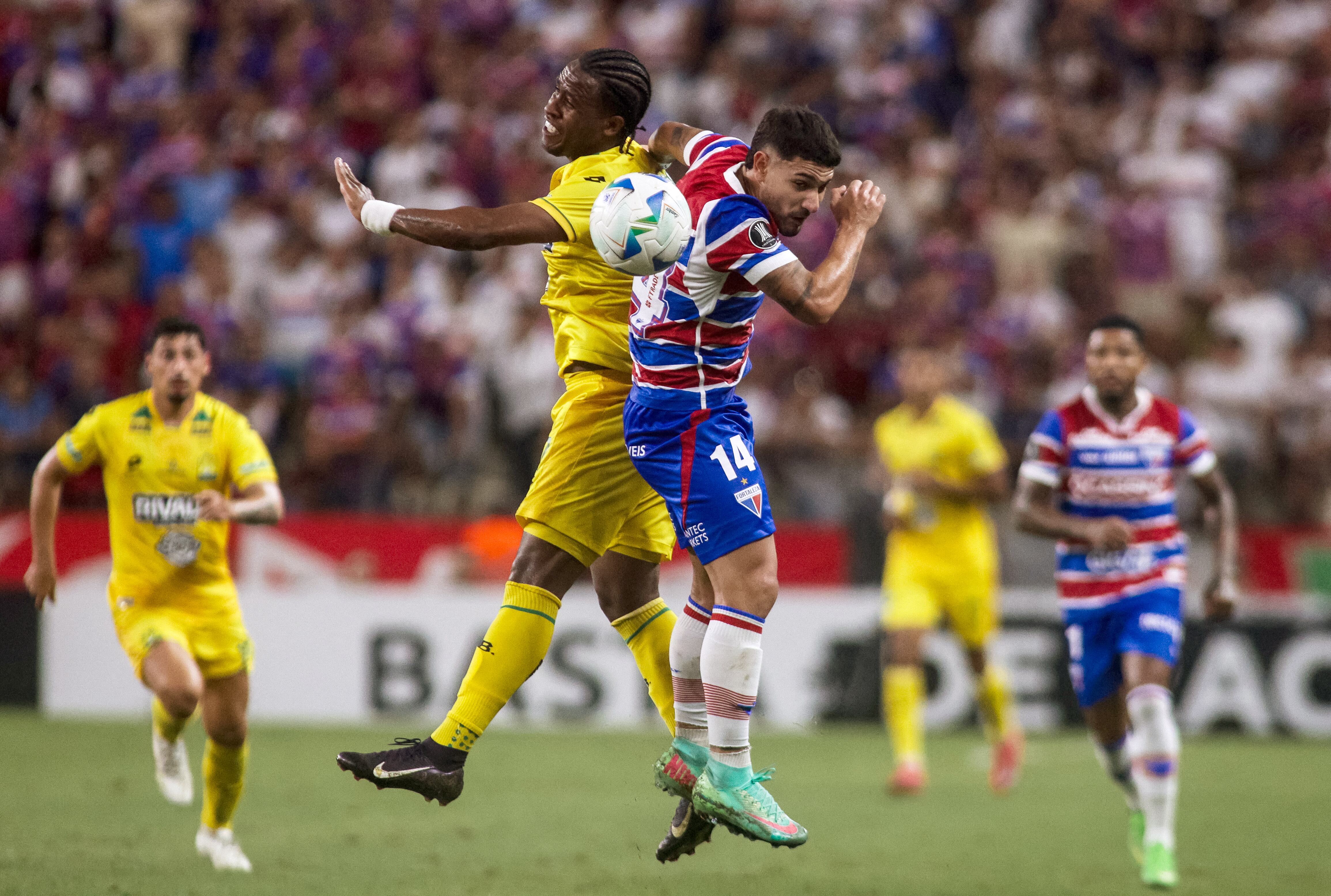 Atlético Bucaramanga vs. Fortaleza. Foto:THIAGO GADELHA/AFP via Getty Images.