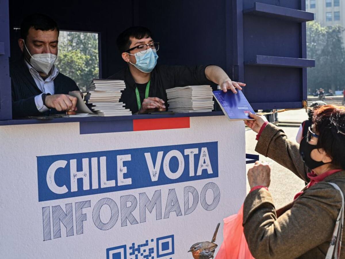 Multas de 35 a 201 dólares por no votar en plebiscito constitucional de Chile