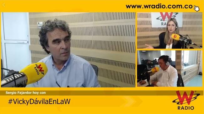 Sergio Fajardo dice que sí subiría el salario mínimo. Foto: W Radio