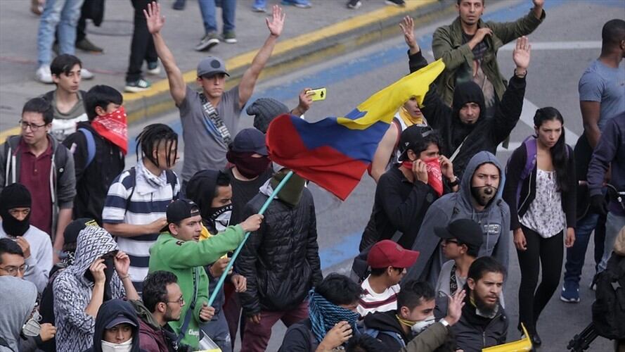 El ministro Guillermo Botero aseguró que la Fuerza Pública está preparada para neutralizar a quienes cometan actos vandálicos durante las marchas programadas para este 28 de noviembre. Foto: Colprensa