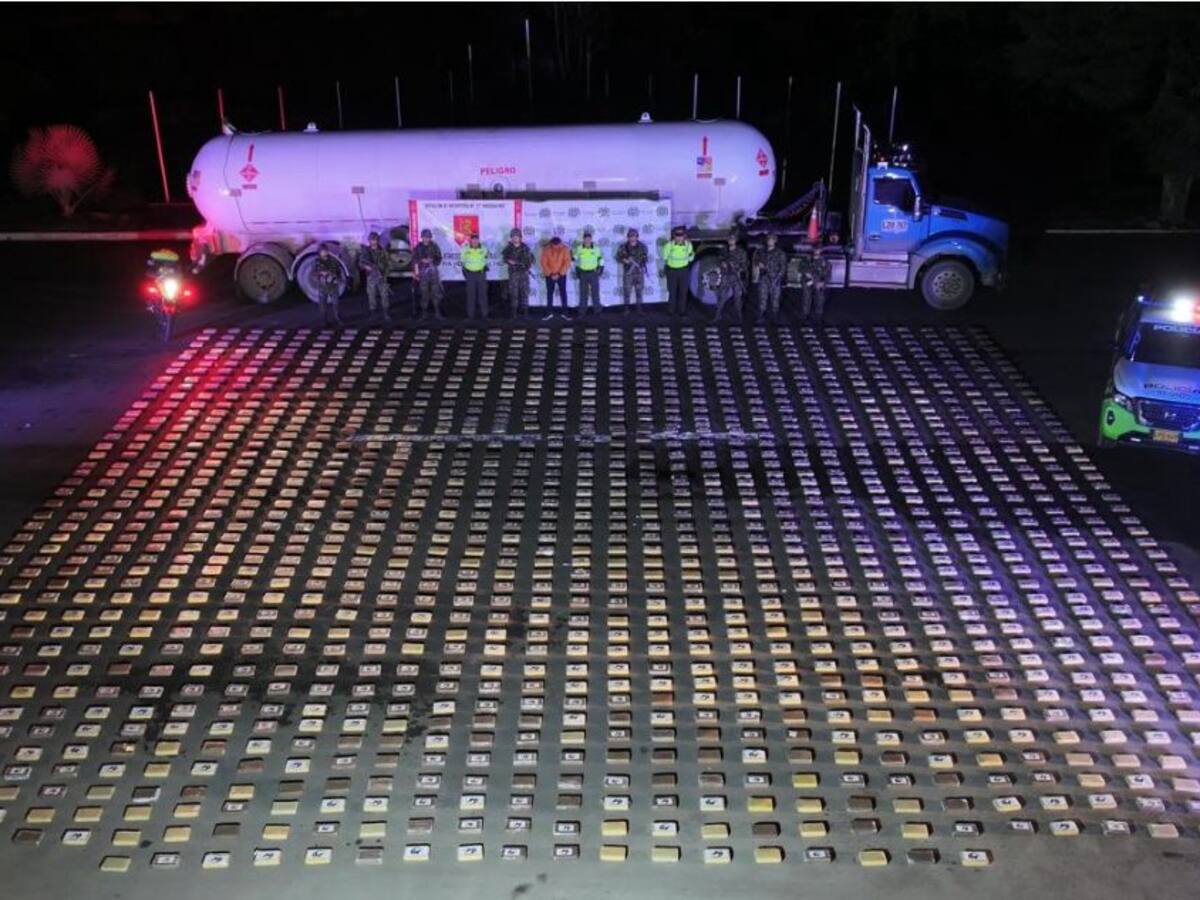 Autoridades incautan más de 1.400 paquetes de clorhidrato de cocaína