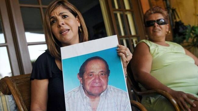 El padre de Mitzila Donado, Jaime, fue una de las víctimas: murió en 2006 a causa de la ingesta del jarabe. Foto: BBC Mundo