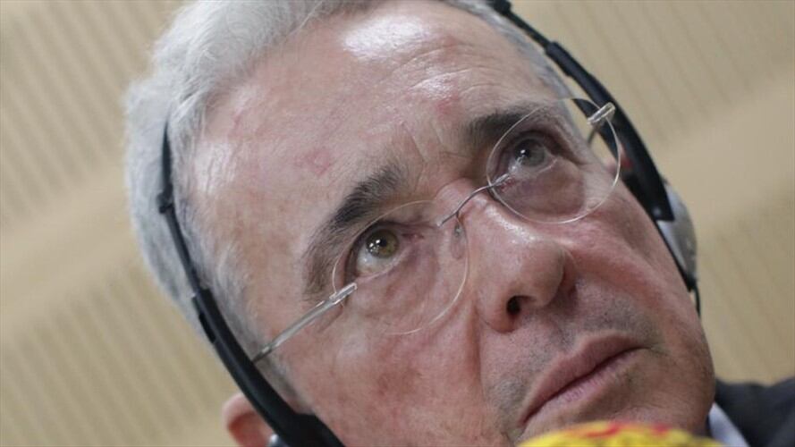 “Eres un excelente alcalde, pero no te haces querer”: Uribe al alcalde de Bogotá. Foto: La W