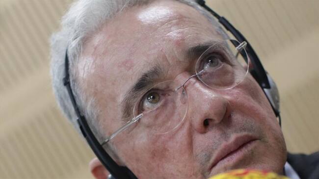 “Eres un excelente alcalde, pero no te haces querer”: Uribe al alcalde de Bogotá. Foto: La W