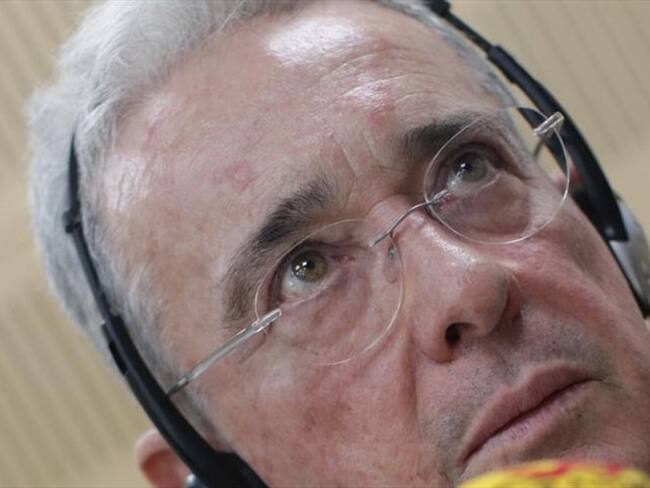 “Eres un excelente alcalde, pero no te haces querer”: Uribe al alcalde de Bogotá. Foto: La W