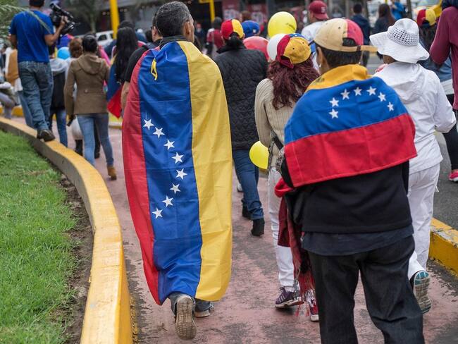 Cancillería exigiría pasaporte vigente a migrantes venezolanos que quieran ingresar a Colombia