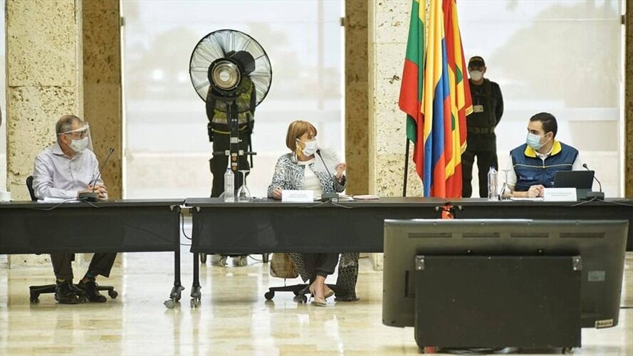 El alcalde de Cartagena, William Dau; la ministra del Interior, Alicia Arango; y el gobernador de Bolívar, Vicente Blel. Foto: Cortesía