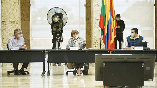 El alcalde de Cartagena, William Dau; la ministra del Interior, Alicia Arango; y el gobernador de Bolívar, Vicente Blel. Foto: Cortesía