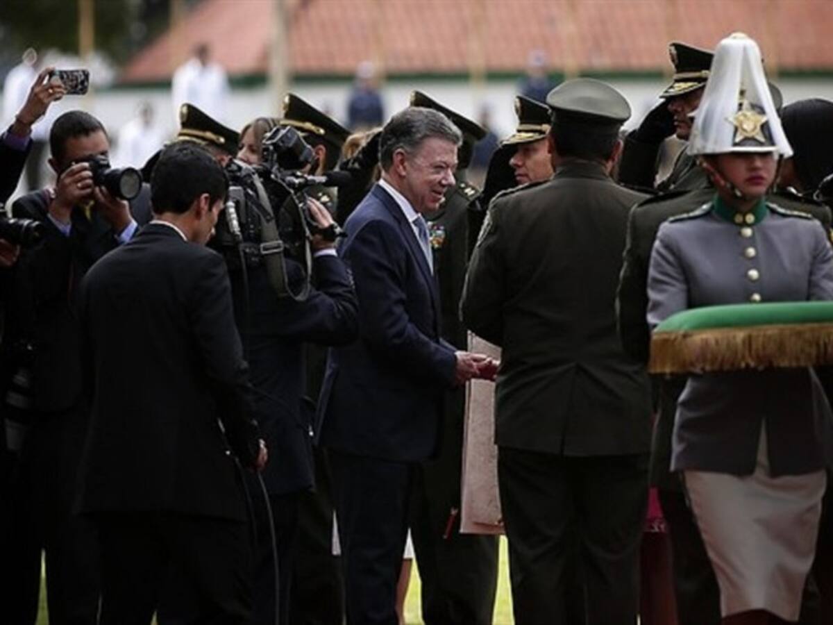 Un sacerdote y una mujer, entre los nuevos generales de la Policía