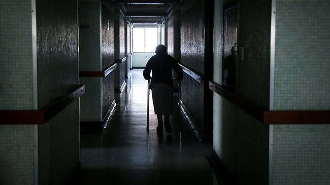 Según versiones preliminares, el agresor hurtó dinero y joyas que estaban en la habitación de la víctima. . Foto: Colprensa