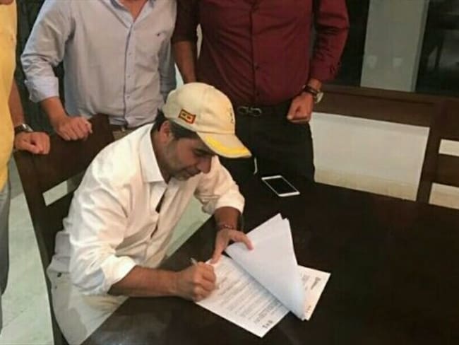 Alejandro Char, firmó el decreto 0192 de 2017 que busca “salvaguardar la tradición, convivencia y seguridad del Carnaval de Barranquilla”. Foto: Alcaldía de Barranquilla