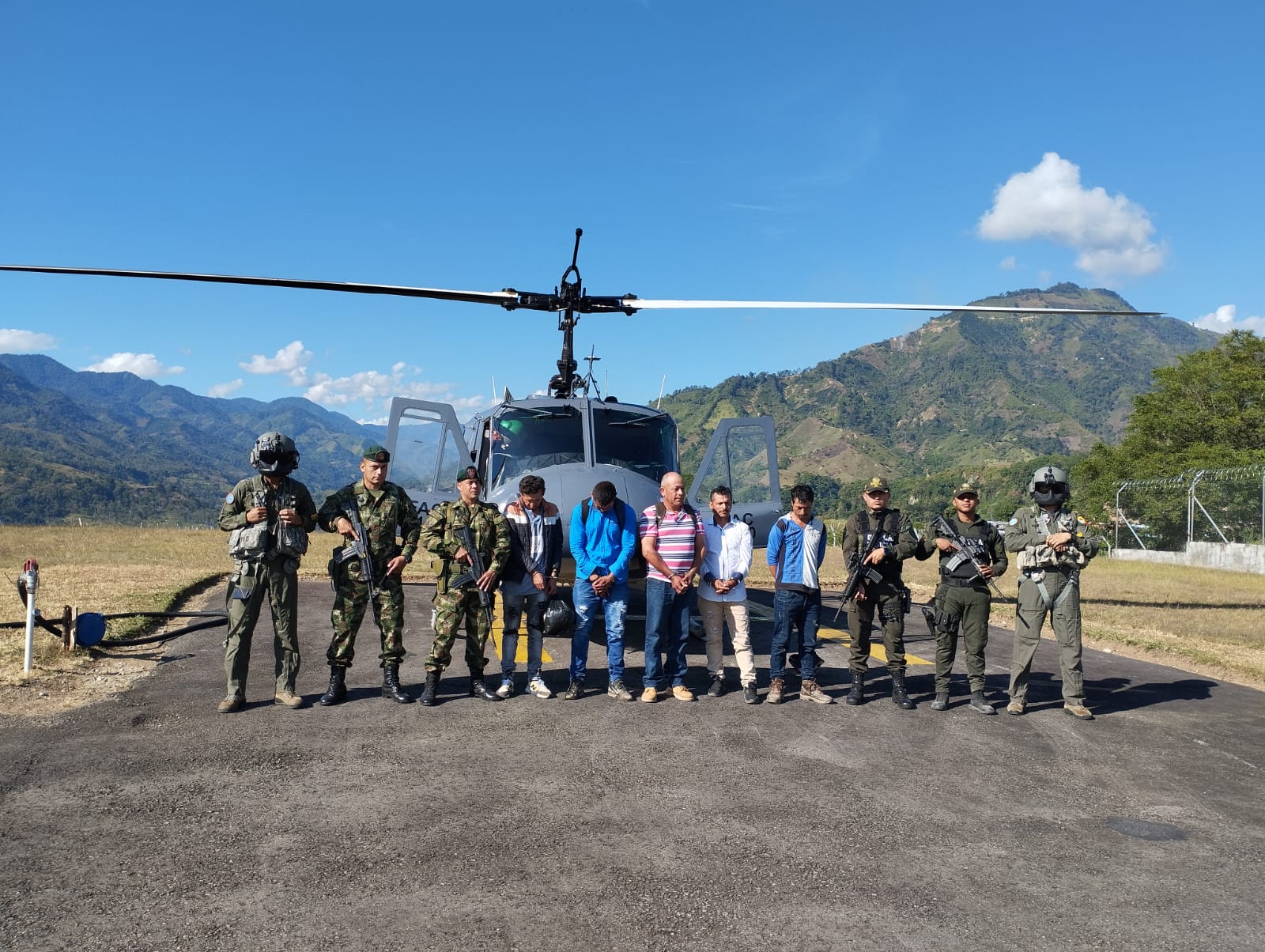 Capturan a cinco integrantes de las disidencias de las Farc en Tolima y Huila. Foto: Cortesía.