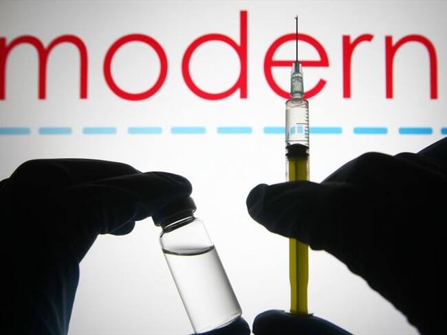 El Gobierno Nacional confirmó que el próximo domingo 25 de julio llegarán a Colombia las 3.5 millones de vacunas de la farmacéutica Moderna. Foto: Getty Images / PAVLO GONCHAR