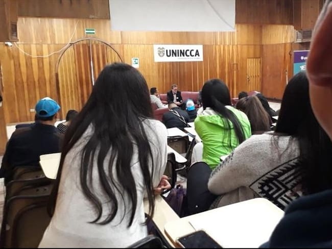 Denuncian que Universidad Incca de Colombia no les está pagando a sus maestros