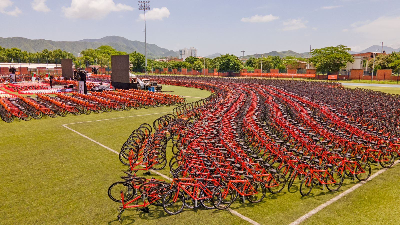 Entrega de bicicletas. Foto: Cortesía Gobernación del Magdalena.