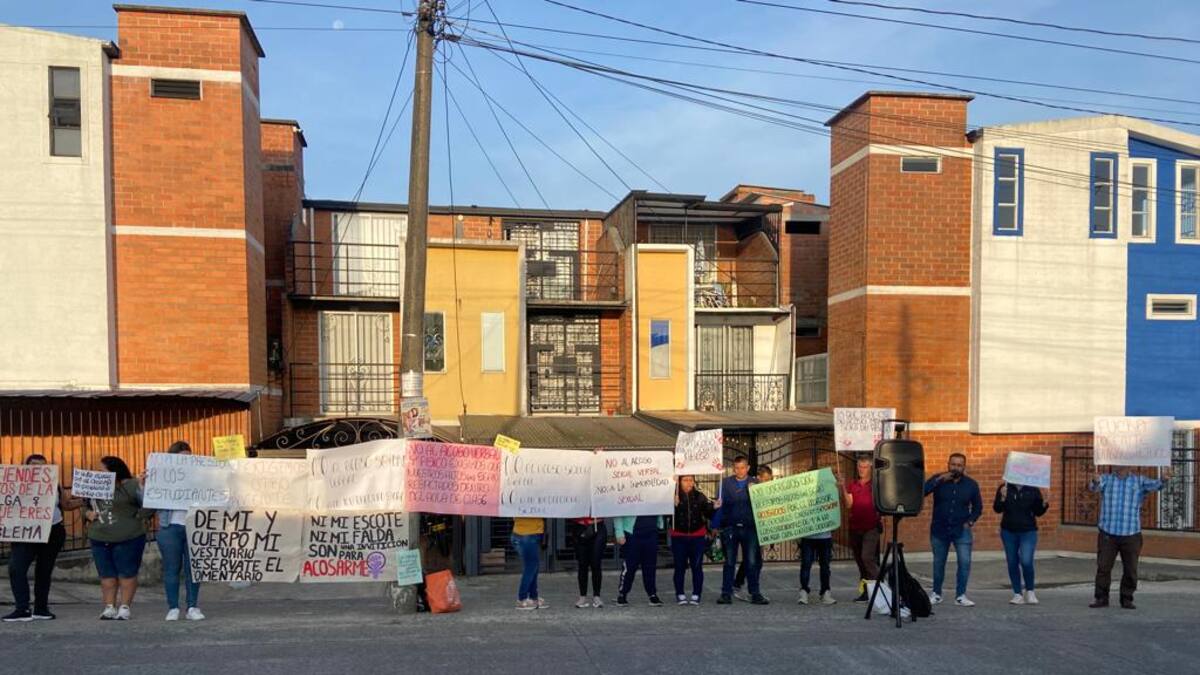 Caso de acoso en Dosquebradas: padres denuncian que el colegio no activó ruta fucsia