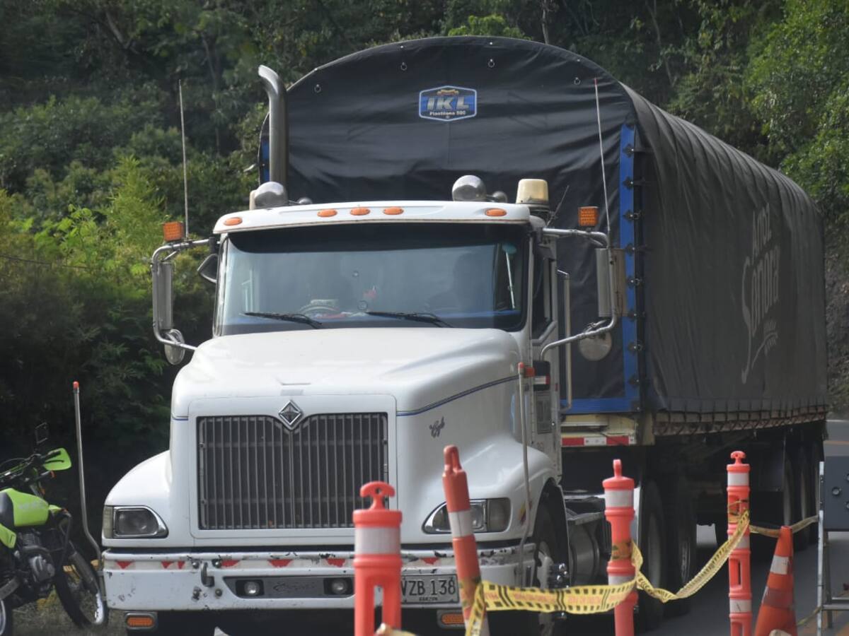No podemos tanquear porque nos saquean: camioneros sobre bloqueos en Antioquia