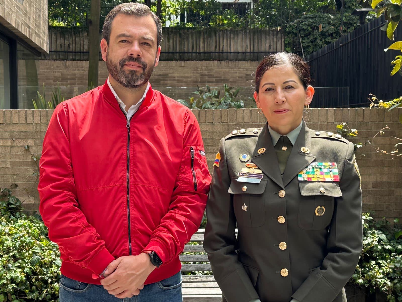 Alcalde electo de Bogotá, Calor Fernando Galán y la comandante de la Policía Metropolitana de Bogotá, la general Sandra Hernández. Foto: Suministrada.