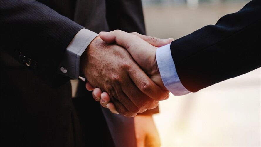 Los 29 gremios que integran el Consejo Gremial Nacional le solicitaron al Gobierno Nacional y al Congreso de la República eliminar el artículo del Presupuesto General que suspende la Ley de Garantías. Foto: Getty Images / VITTAYA SINLAPASART