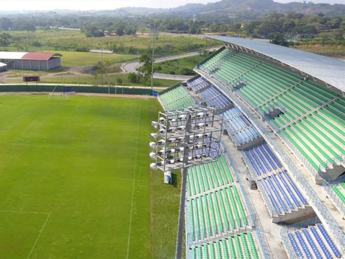 Anuncian nuevo contrato para perfeccionar iluminación en el estadio de fútbol de Montería