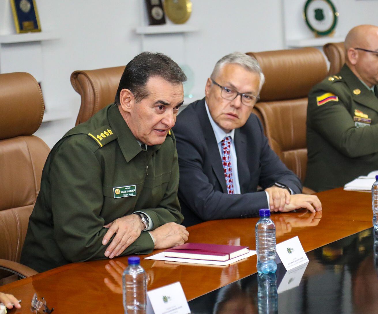 William René Salamanca, director de la Policía y Néstor Osuna, ministro de Justicia. Foto: Suministrada.