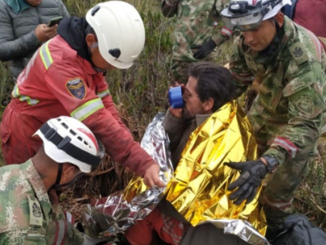 Rescatan a estadounidense que estaba perdido en un Páramo de Cundinamarca. Foto: Ejército Nacional