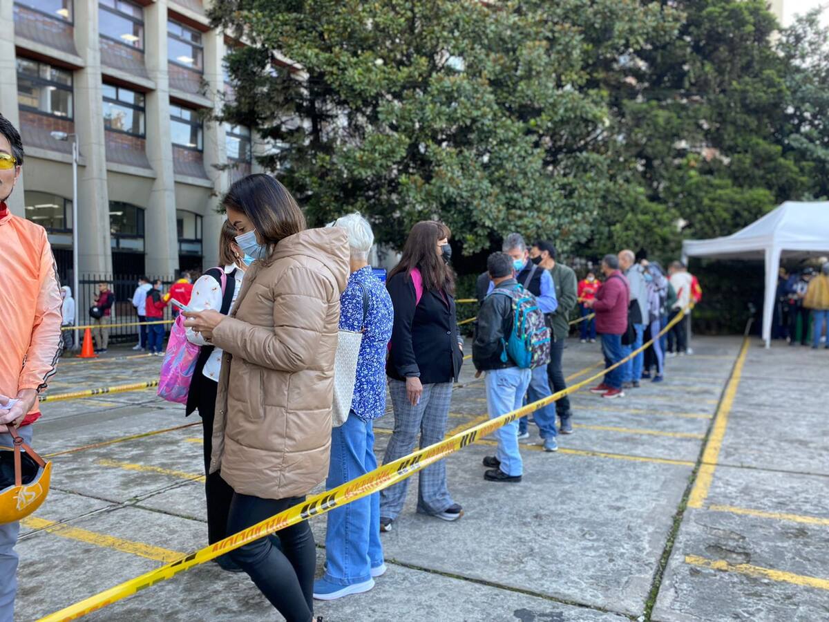 Vence el plazo para pagar predial con descuento: largas filas en SuperCade Bogotá