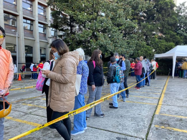 Vence el plazo para pagar predial con descuento: largas filas en SuperCade Bogotá