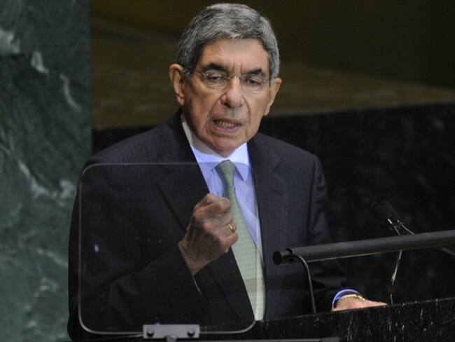 Periodista explica por qué guardó silencio por 35 años tras ser violada por Óscar Arias